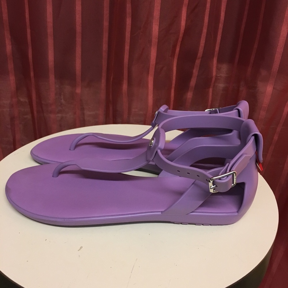 Hunter sandals size 8